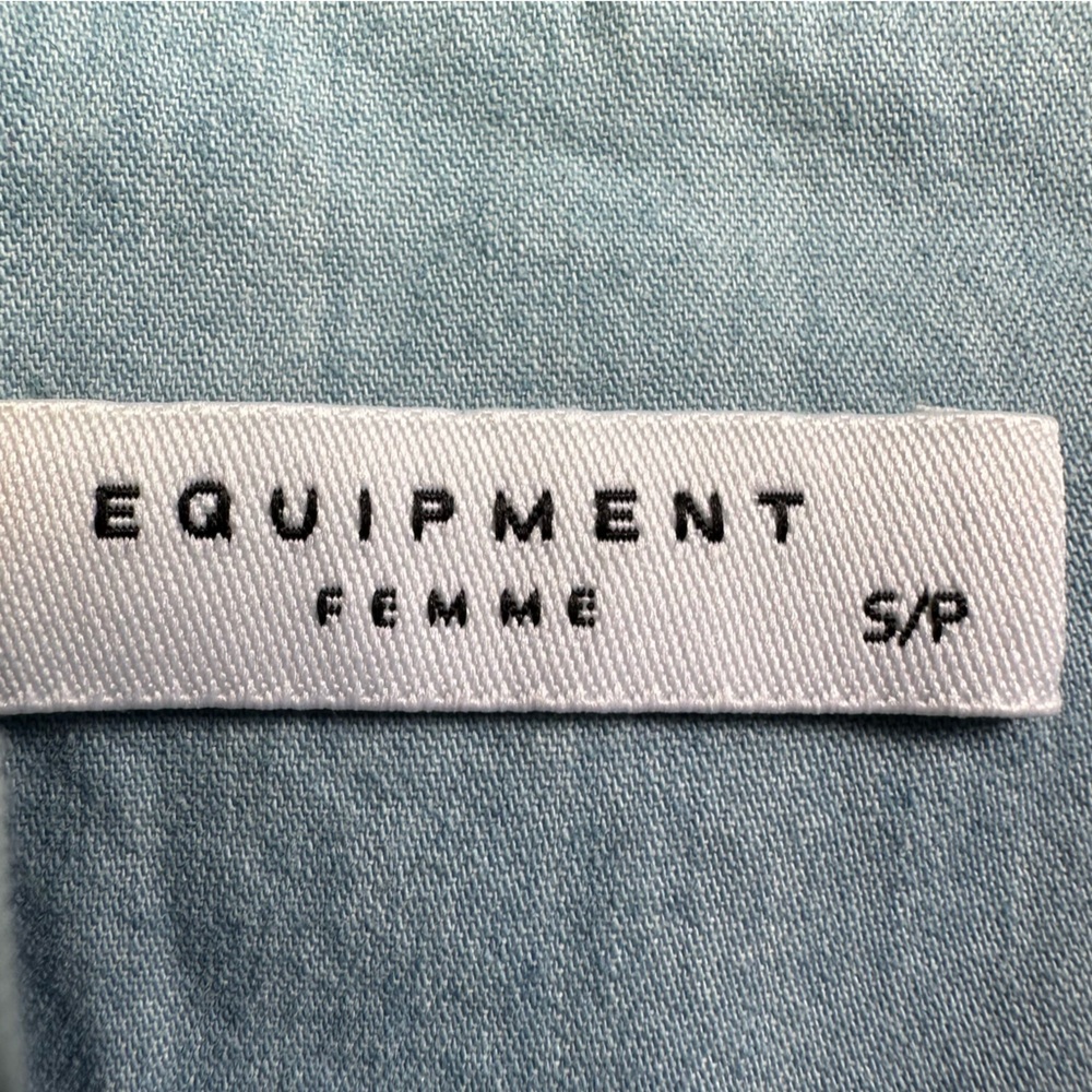 Equipment Women’s Sky Blue Mandel Cotton Chambray Long Sleeve Shirt- Size Small - Picture 2 of 10